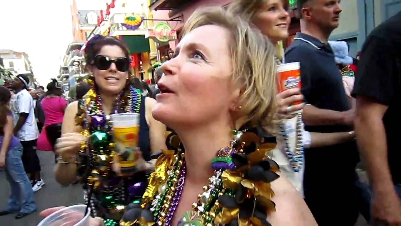 Bourbon street slut flashing