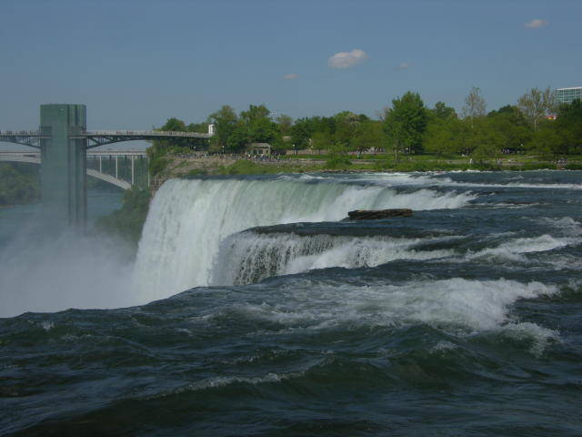 Buzz A. reccomend couple honeymoon niagara falls hotel