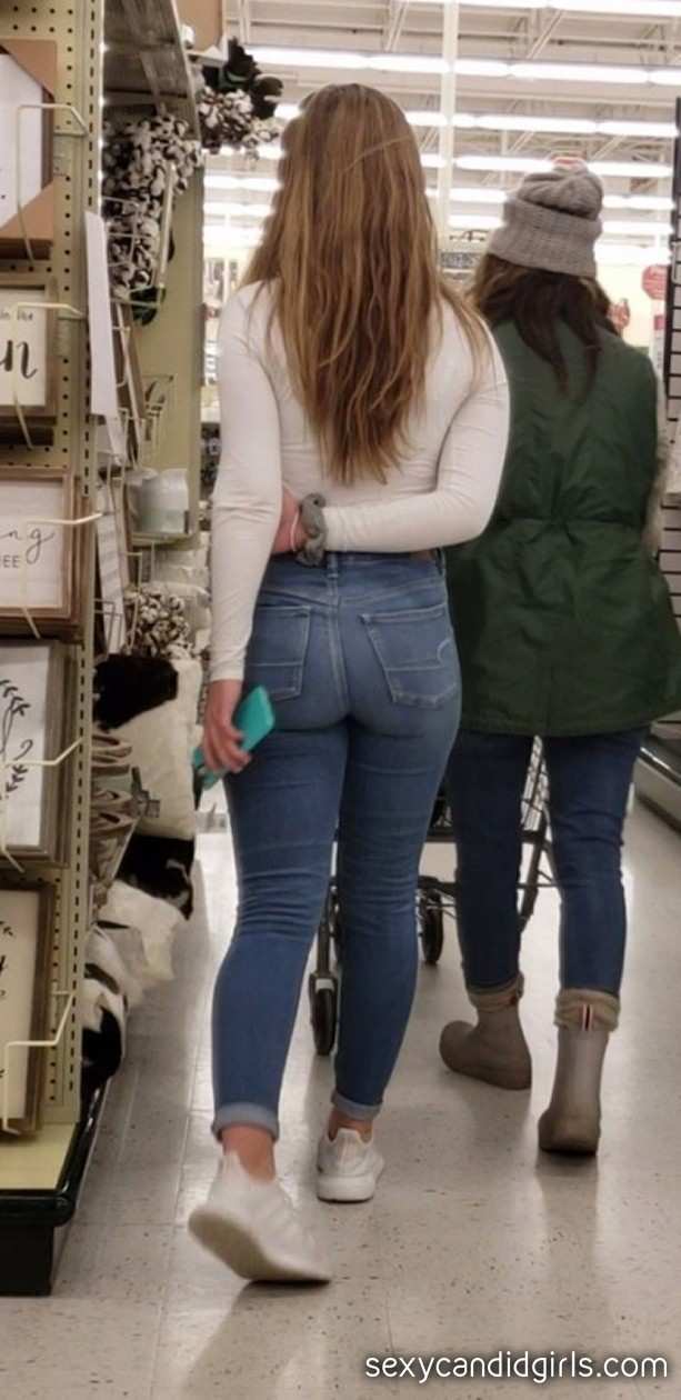 Candid girl tight jeans amazing