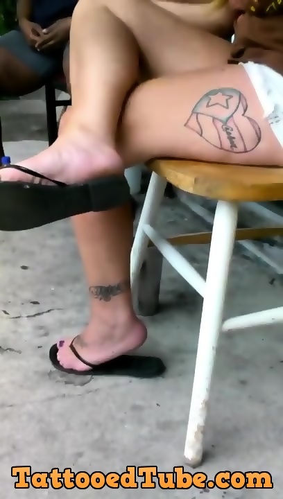 Candid sexy latina feet flip flops