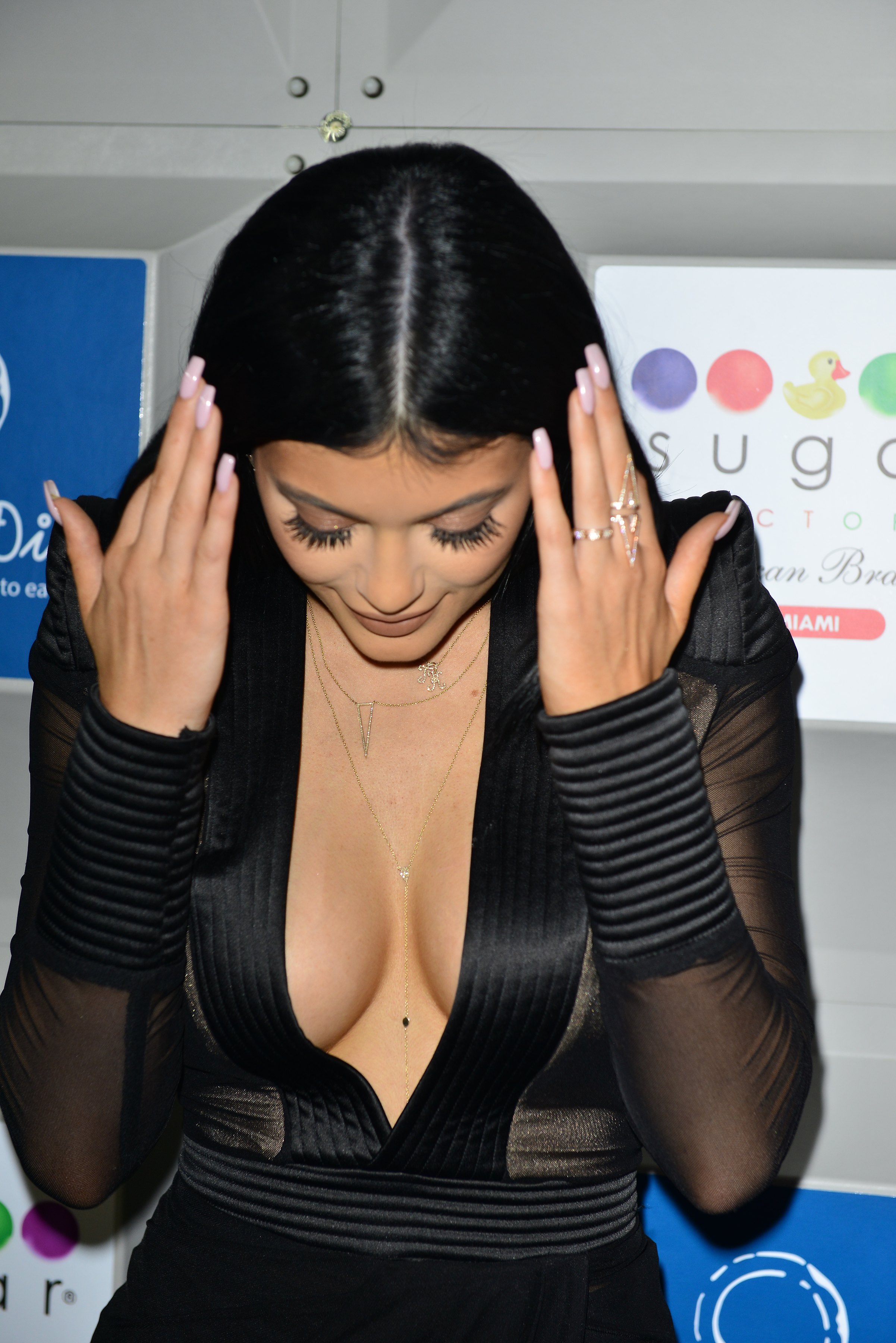 best of Look fingers kylie like jenner sexy