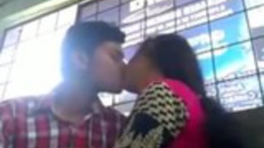 Bangladeshi lovers kissing frnd recording