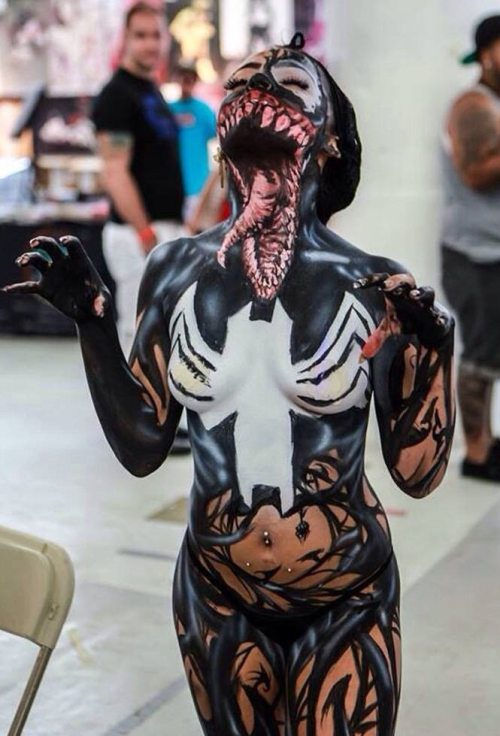 Girl venom bodypaint