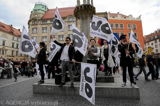 Boomerang reccomend polska nastolatka rozbiera striptiz