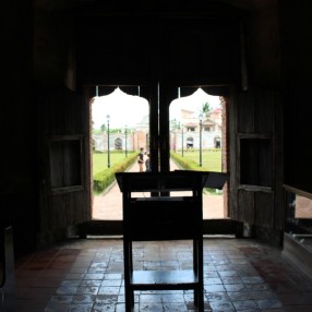 Bahay quezon pulang gate scandal