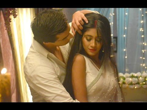 Radhika Apte soles of feet tickled on wedding night - Bollywood - Padman.