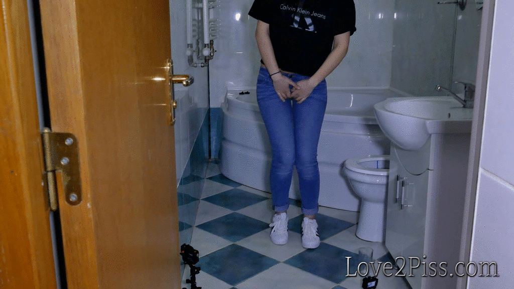 best of Bathroom pissing floor hotel